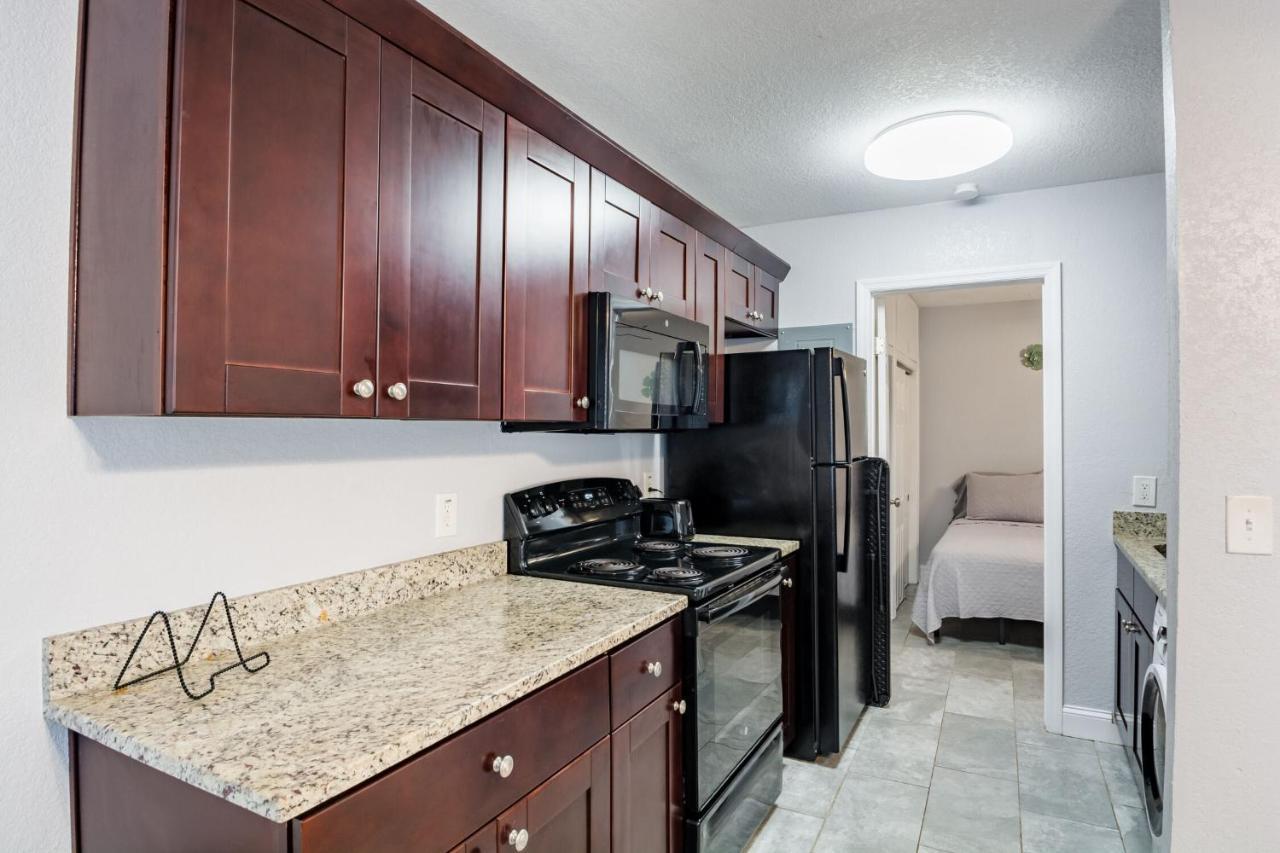 Golf View Villas With Private Jacuzzi'S & Grill Tampa Exteriör bild